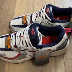 NEW Avia Men's Athletic Shoe Size 10